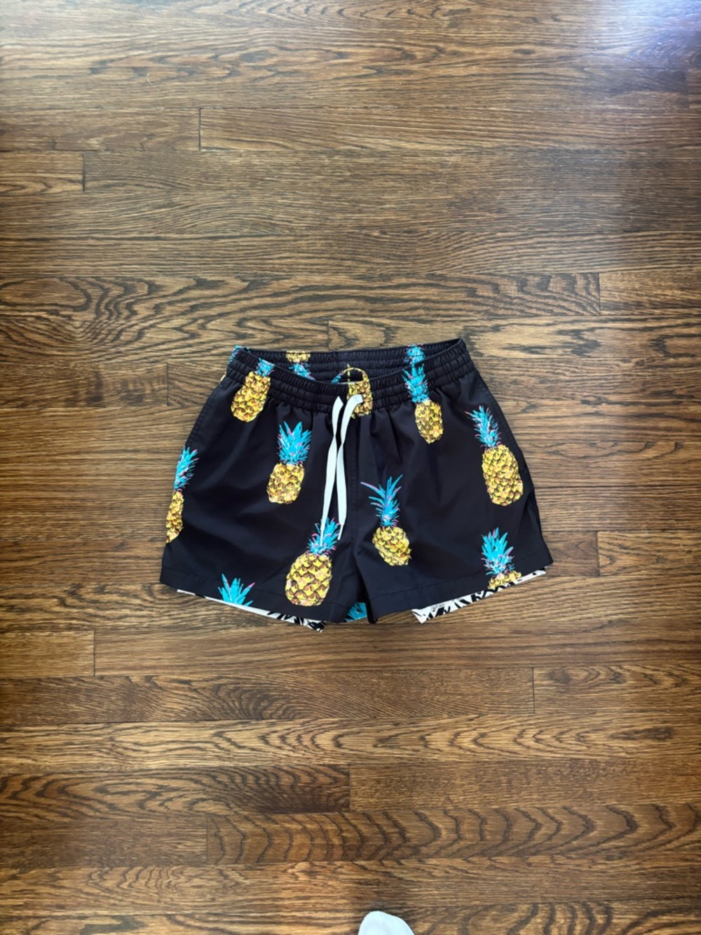 Chubbies pineapple sundaes classic 4 brief lined swim trunks size S